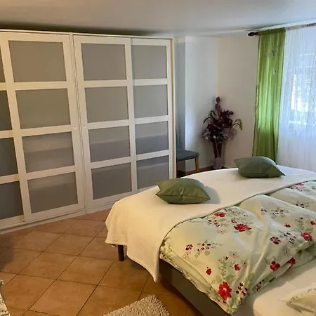 Apartment Mirana With Garden And Free Parking Zadar