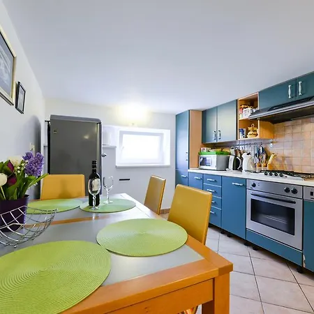 Mirana With Garden And Free Parking Apartment