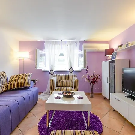 Mirana With Garden And Free Parking