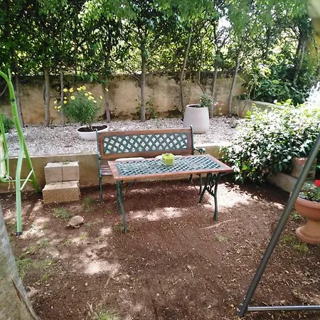 Mirana With Garden And Free Parking Apartment Zadar