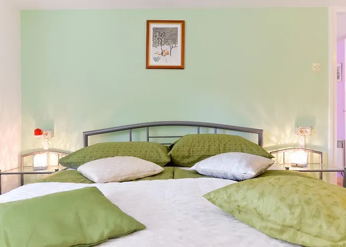 Apartamento Mirana With Garden And Free Parking