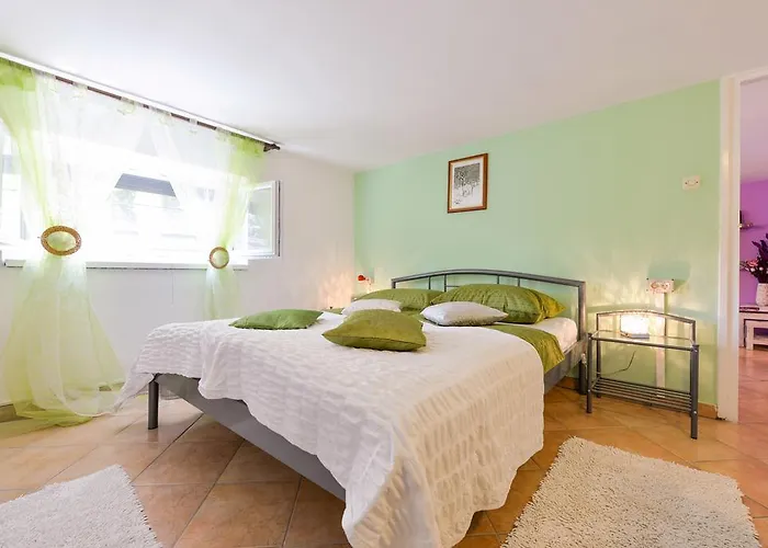 Mirana With Garden And Free Parking *